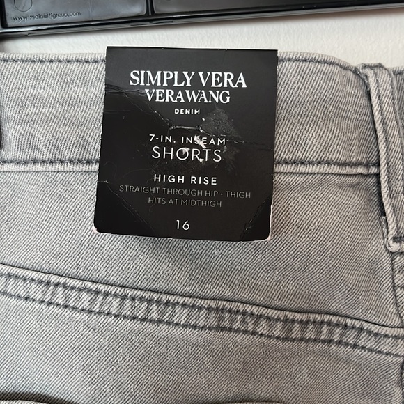 Simply Vera Vera Wang High Rise GreyStone Frayed Hem size 16 Shorts - Picture 6 of 14